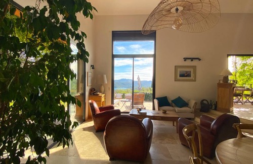 Montauroux Villa | 215 m² Villa ∙ 3 bedrooms ∙ 8 guests