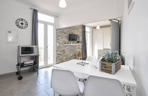 Saint-Roch Apartment | 24 m² Apartment ∙ 3 guests