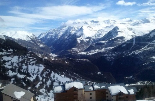 Auris Apartment | 250m from resort center, 5th floor, view mountain, balcony, tv, ski locker, 80m², Auris en Oisans