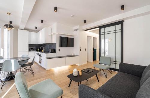 Cannes City Centre Apartment | 29 ANDRE - Villa Royale - Luxurious 3 bedrooms near Croisette