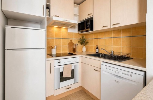 Villeneuve Loubet Beach Apartment | 3-Bedroom Apartment with Panoramic Ocean View · 100 m² Terrace · Marina