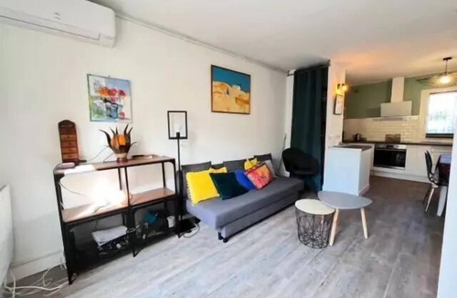 Le Grau-Du-Roi Villa | 3-Bedroom Apartment Near the Beach, "Beach House"