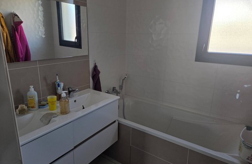 Romans-sur-Isere Cabin | 3 bedroom house with swimming pool in Romans-sur-Isère Quiet and secure condominium