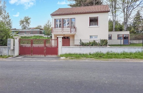 Ceaux-d'Allegre House | 3 bedroom pet friendly home in Céaux-d'Allègre