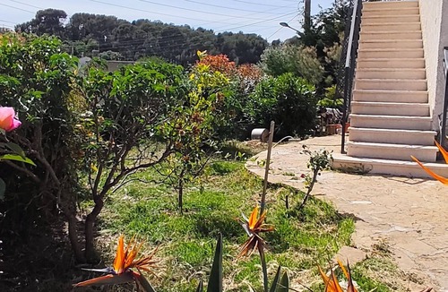 La Garde House | 3-bedroom single-family home, 3 km from the beaches and close to everything: restaurants, movie theater, park, and sports facilities
