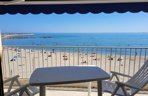Palavas-les-Flots Apartment | 3-room apartment in Palavas, beachfront, for 4 with large terrace