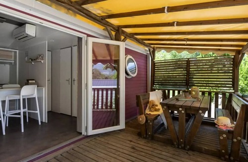Bourdeaux House | 3-Room Cottage for 4 People, Air-Conditioned + TV *