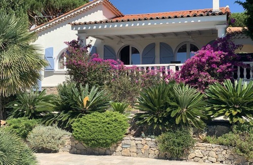 La Nartelle Villa | 300 m from the Beach Beautiful, French Villa with heated Pool and Sea View
