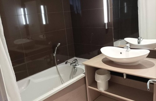 Jausiers Apartment | 3rd floor, swimming pool, hammam, parking, tv, 55m², Pra Loup