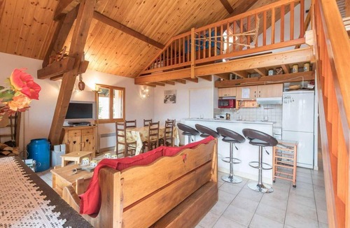 Briancon Apartment | 3rd floor, view mountain, balcony, tv, 120m², Serre Chevalier