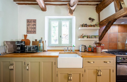 Menerbes House | 4 Bed Mas Near Menerbes, Beautiful Gardens, Pool, Wonderful Views of the Valley
