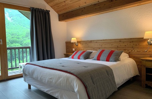 Pelvoux Apartment | 4-person apartment in Pelvoux! 67m2, mountain view Résidence Le Glacier Blanc