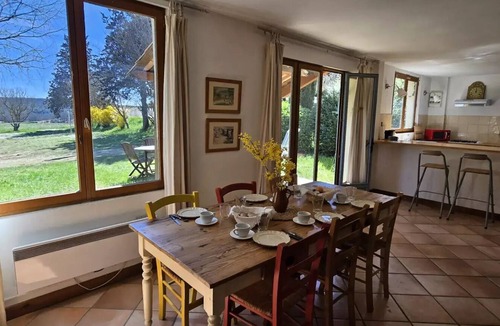 Saint-Laurent-du-Verdon Villa | 4-Room Vacation Rental for 6 People