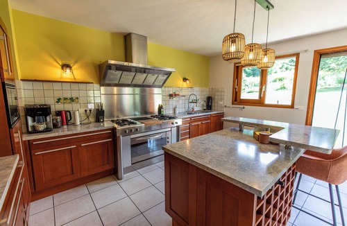 Villard-de-Lans Villa | 4-Star Les Roses du Vercors Inn