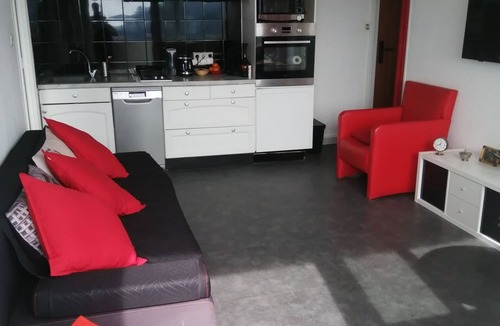 Mazargues Apartment | 40% SUMMER SALE FROM SEPTEMBER 1 TO 30. T2: CALANQUES COAST AND FAC LUMINY