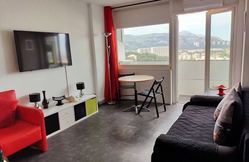 Mazargues Apartment | 40% SUMMER SALE FROM SEPTEMBER 1 TO 30. T2: CALANQUES COAST AND FAC LUMINY