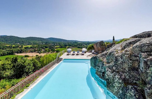 Grimaud Villa | 450 m² Villa ∙ 6 bedrooms ∙ 12 guests