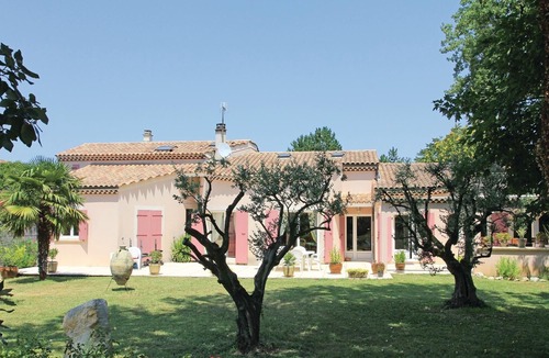 Montelimar House | 5 bedroom accommodation in Montélimar