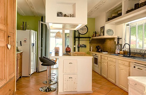 Sarrians House | 5-bedroom air-conditioned house, peaceful countryside near Mont Ventoux