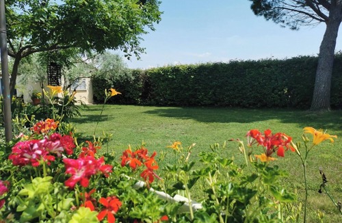 Sarrians House | 5-bedroom air-conditioned house, peaceful countryside near Mont Ventoux