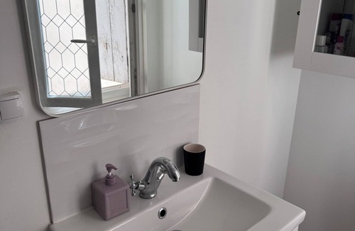 Gares Apartment | 5 minutes from Place de la Comédie-Charming 2-bedroom apartment