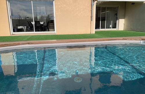 Saint-Pierre-la-Mer Villa | 5-star villa for 6 people, 200 m from the beach, with a hot tub and heated pool