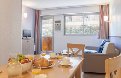 Saint-Raphael Apartment | 50 m² Apartment ∙ 1 bedroom ∙ 6 guests