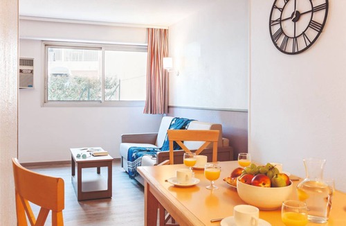 Saint-Raphael Apartment | 50 m² Apartment ∙ 1 bedroom ∙ 6 guests