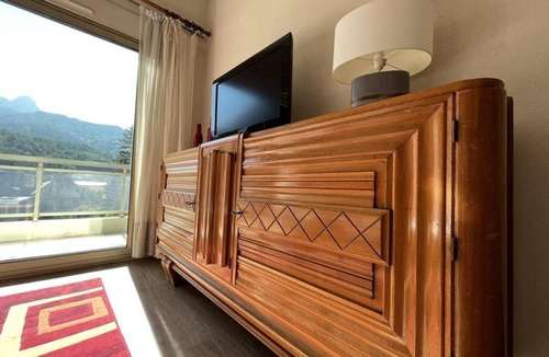 Barcelonnette Apartment | 50m from resort center, 4th floor, balcony, tv, 70m², Pra Loup
