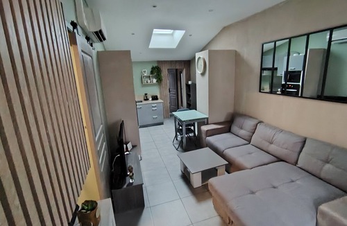 Vitrolles Apartment | 50m2 of Peace in the Heart of Vitrolles