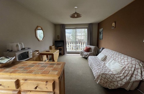 Barcelonnette Apartment | 55sqm flat, balconies, Pra-Loup view