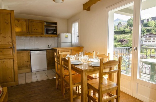 Saint-Gervais-les-Bains Apartment | 5th floor, swimming pool, balcony, parking, tv, 49m², Saint Gervais
