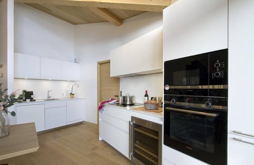 Bergers Apartment | 5th floor, fitness, swimming pool, sauna, hammam, balcony, fireplace or stove, tv, ski locker, 143m²