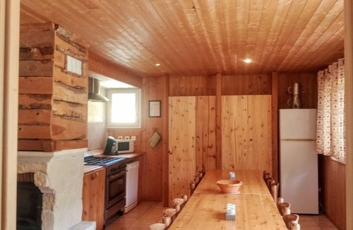 Monetier-les-Bains Ski Chalet | 6-room chalet with fireplace, private parking near Monêtier-les-Bains