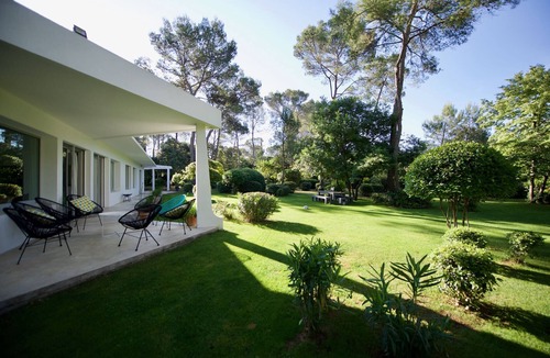 Montferrier-sur-Lez Villa | A CALIFORNIAN IN A PARK of 6000m2