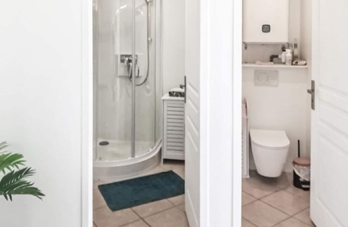 Saint-Martin-de-Crau Apartment | A charming apartment with separate entrance at the foot of the Alpille and at the gates of the Camar
