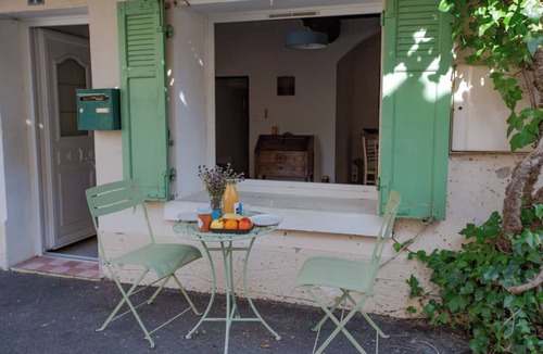 Mouries House | A cocoon in the heart of the village