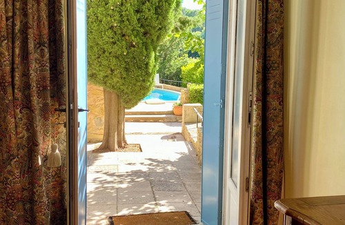 Rochegude Villa | A peaceful Provençal farmhouse in a beautiful landscaped garden. Sleeps 8 to 10 people