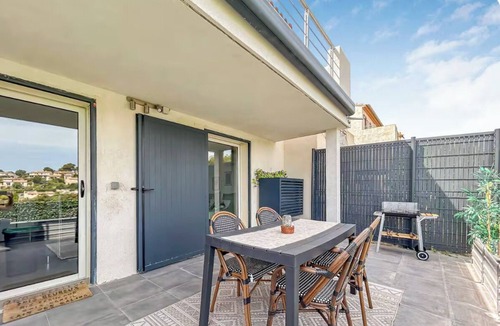 La Gaude Apartment | A peaceful retreat with a sunny terrace