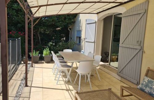 Aix-en-Provence Villa | A pleasant, air-conditioned villa with a pool near downtown Aix-en-Provence