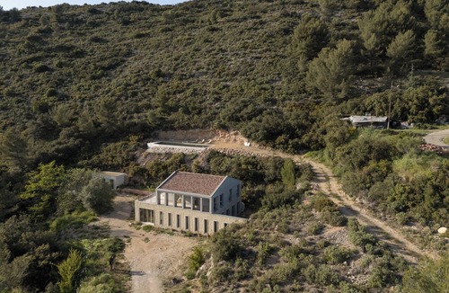 Simiane-Collongue House | A quiet home, between Provence and the Calanques