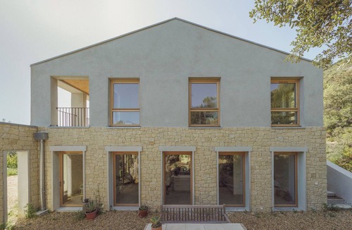 Simiane-Collongue House | A quiet home, between Provence and the Calanques