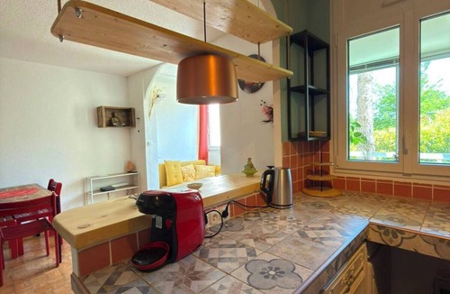 Beaux Arts-Boutonnet Apartment | A small, green oasis of peace spanning 80 square meters in Montpellier, Boutonnet