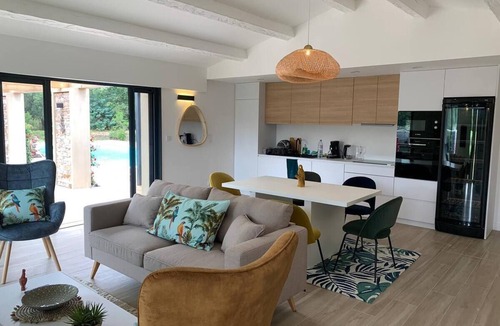 Cogolin Villa | A STONE'S THROW FROM THE GULF OF SAINT-TROPEZ; IN THE HEART OF THE VINEYARDS
