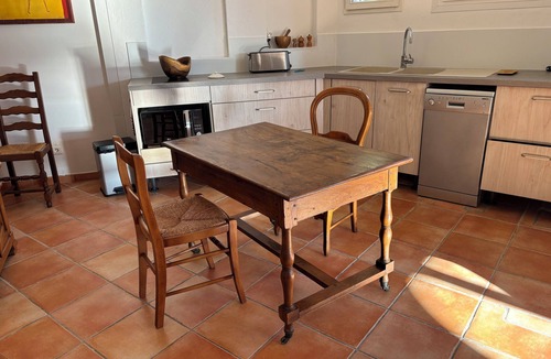Martigues House | A verdant stay between nature and nearby leisure parks