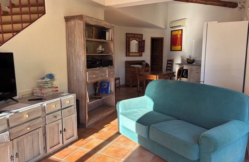 Martigues House | A verdant stay between nature and nearby leisure parks