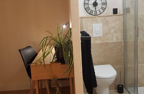 Charnecles Bed & Breakfast | A warm welcome, organic and local produce in a natural, green setting.