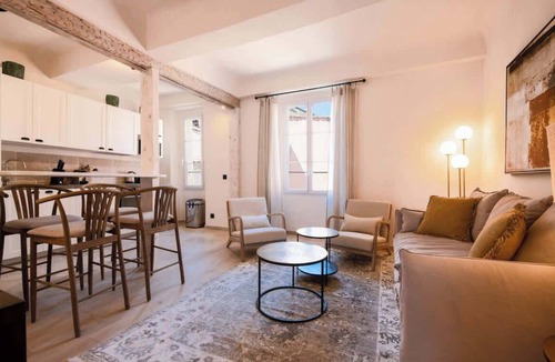 Old Town Apartment | A Wonderful 2-BR next to the Senequier