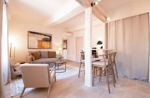 Old Town Apartment | A Wonderful 2-BR next to the Senequier