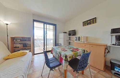 Les Bormettes Apartment | Air-conditioned studio with balcony in La Londe-les-Maures, parking included